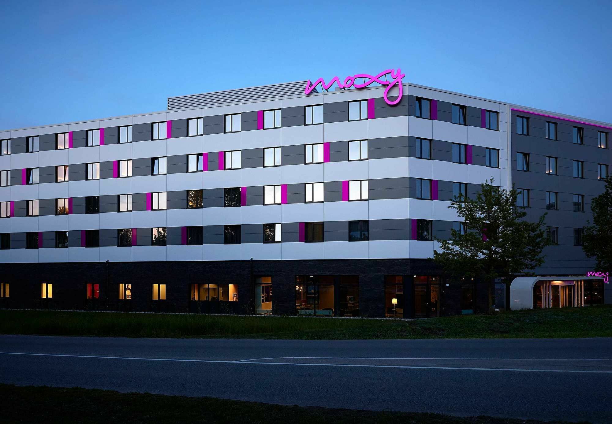 Hôtel Moxy Munich Airport à Schwaig bei Nürnberg Extérieur photo